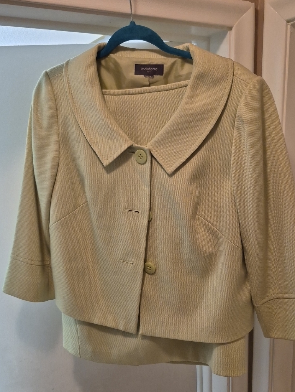 Liz Claiborne Light Green Cropped Blazer with Rounded Collar Skirt Suit 2 Piece